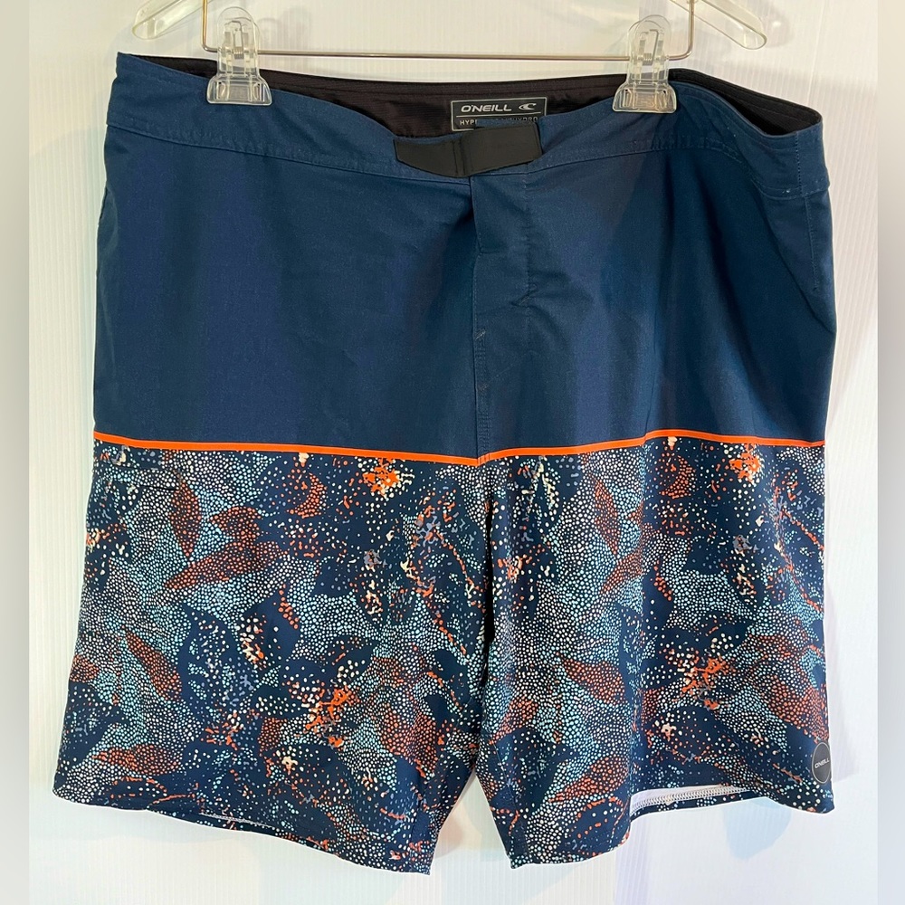 O’NEILL blue board shorts (NWOT)